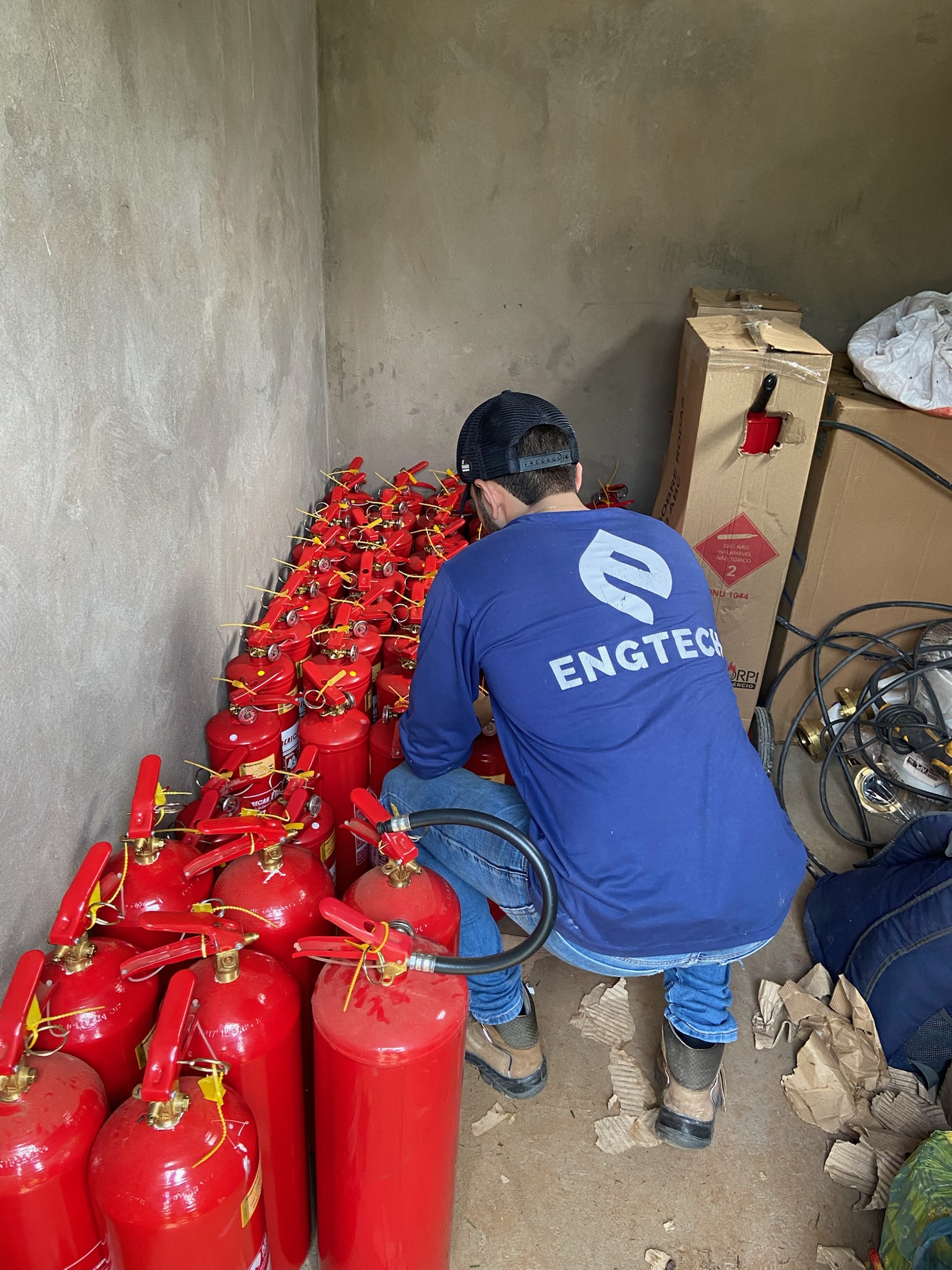 instalação de sistemas de combate a incêndio